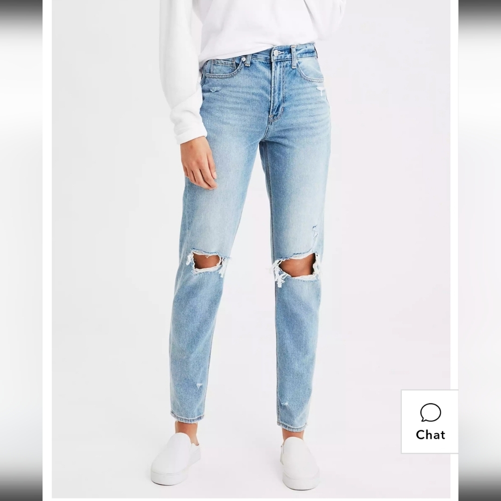 American Eagle Light Wash Mom Jeans Size 2 Excellent Condition